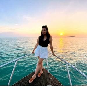 Meet your Posher, Hong